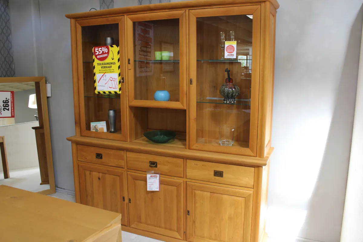 Vitrinenschrank